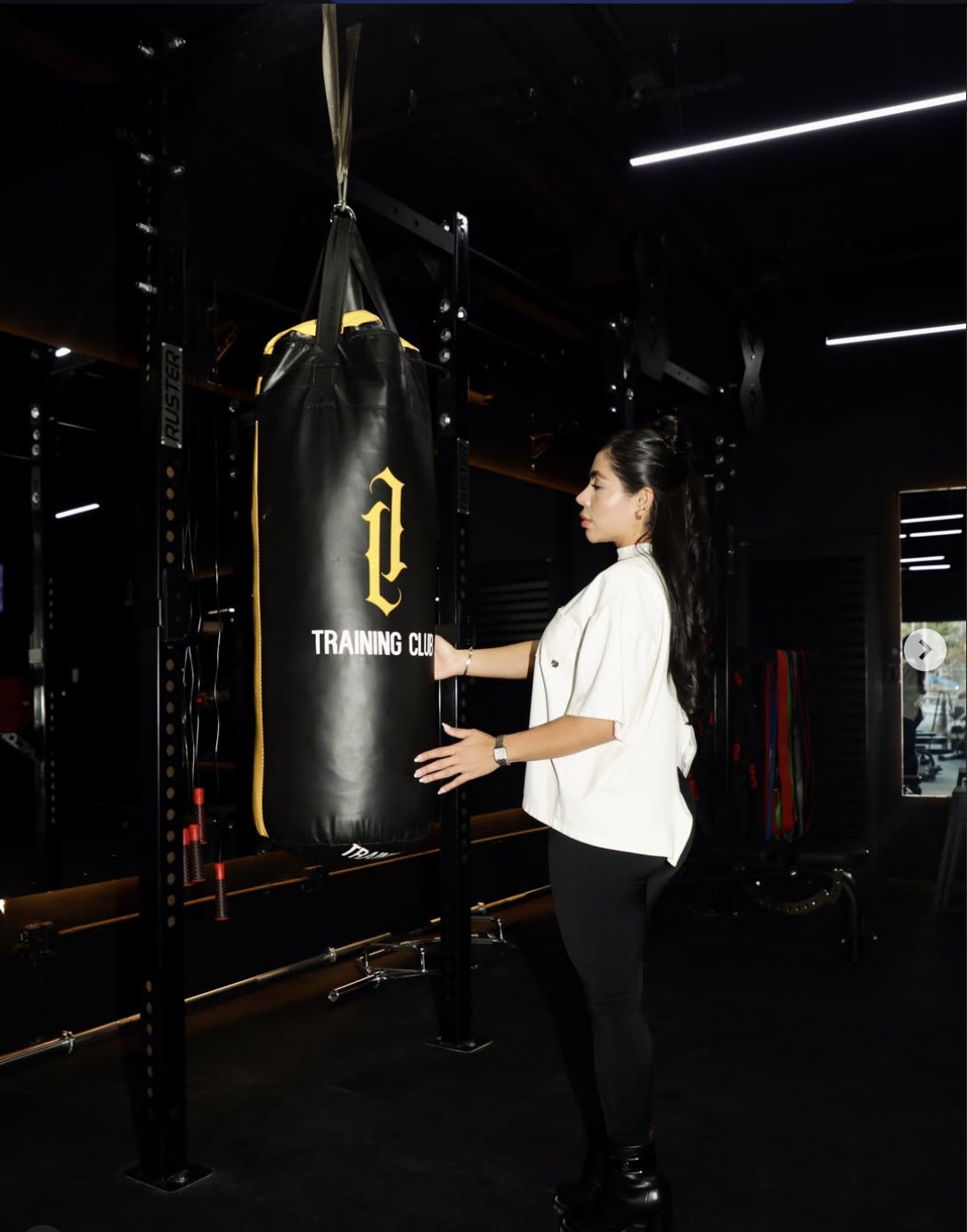 Zona de boxeo y entrenamiento en Eterno Training Club